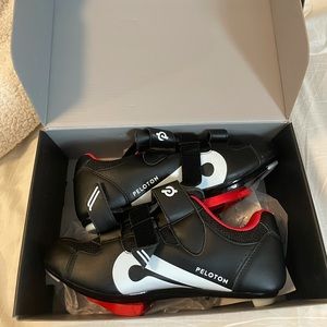 Peloton Cycling Shoes 40 - Men 7 / Women 9